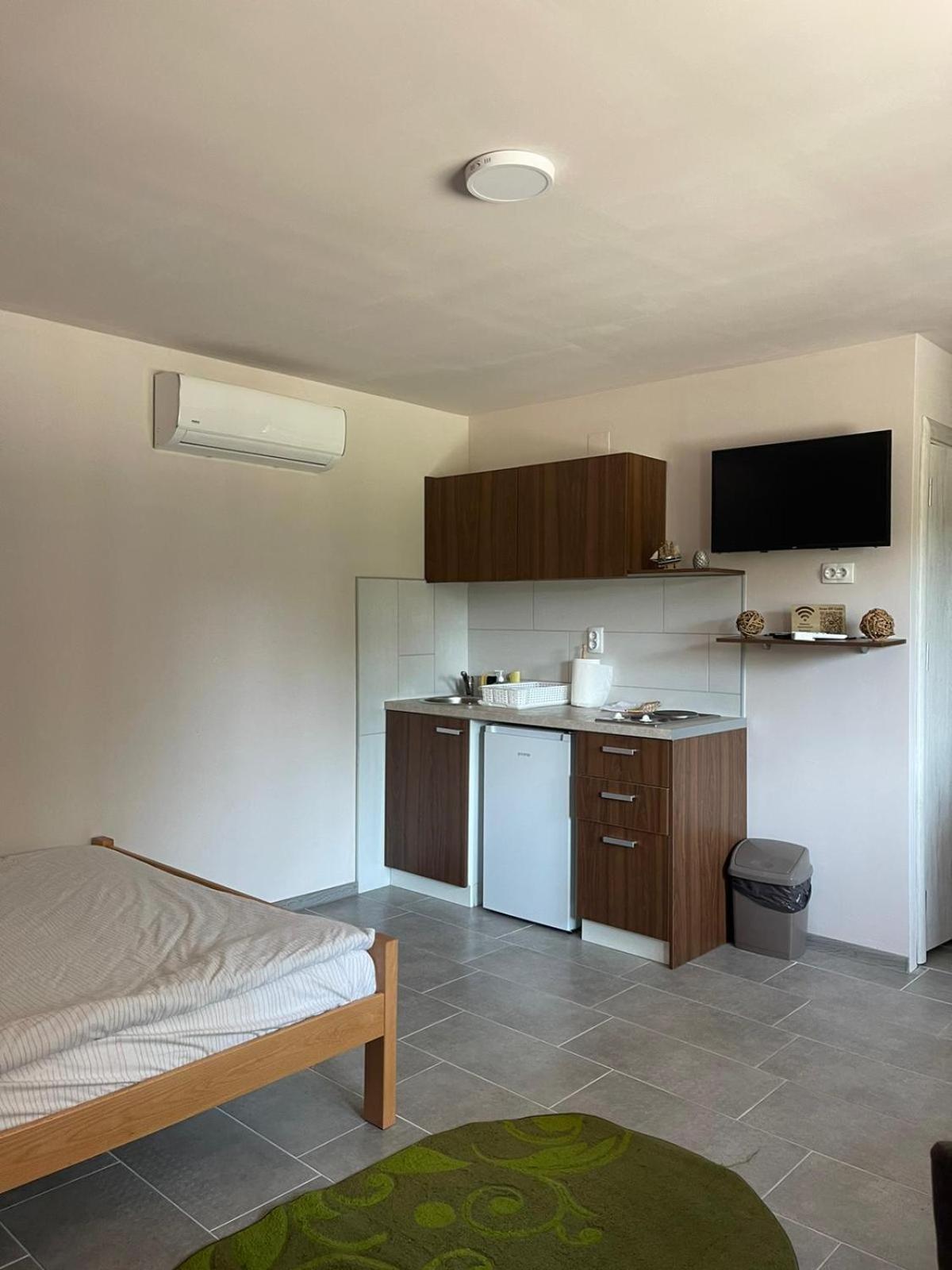 Apartmani Morava 54 Kocino Selo Esterno foto