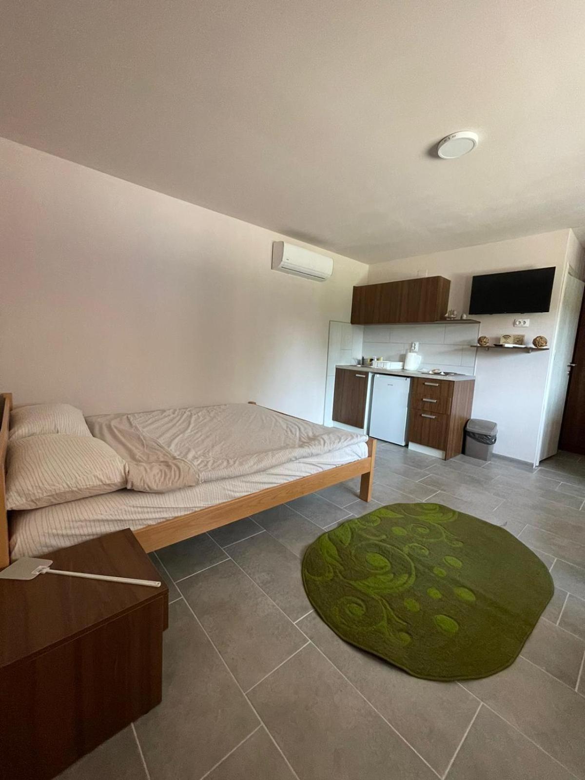 Apartmani Morava 54 Kocino Selo Esterno foto